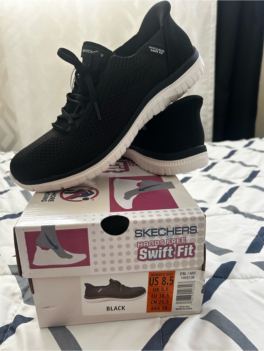 Skechers Women’s Hands Free Swift Fit Shoe 8.5 New